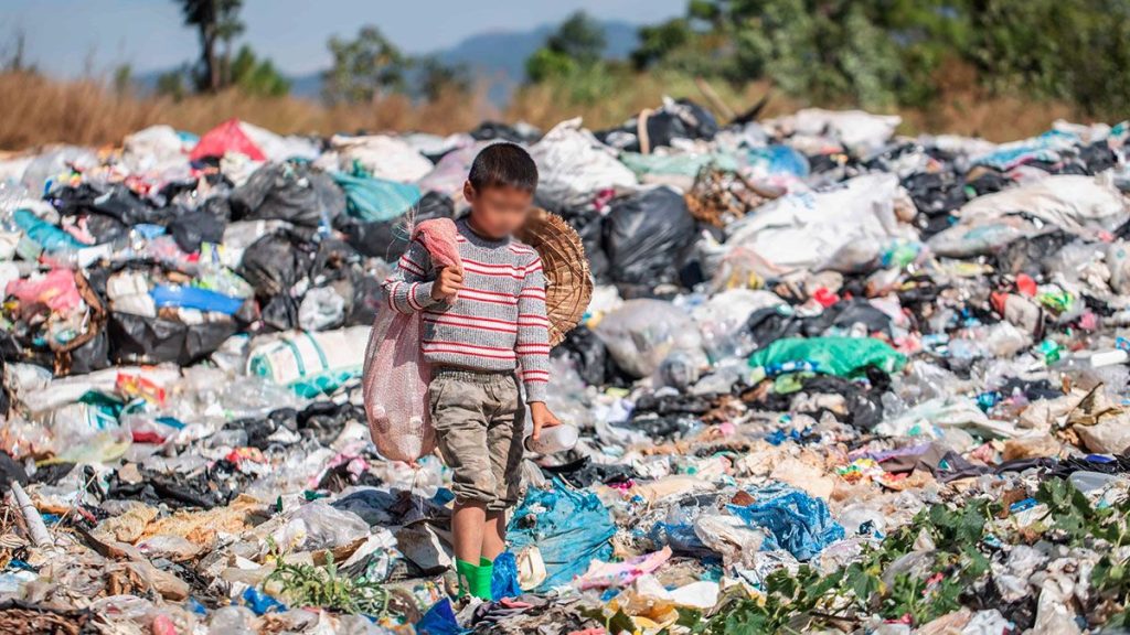 La pobreza trepó al 44,7% en el país y ya afecta a 17,5 millones de ...