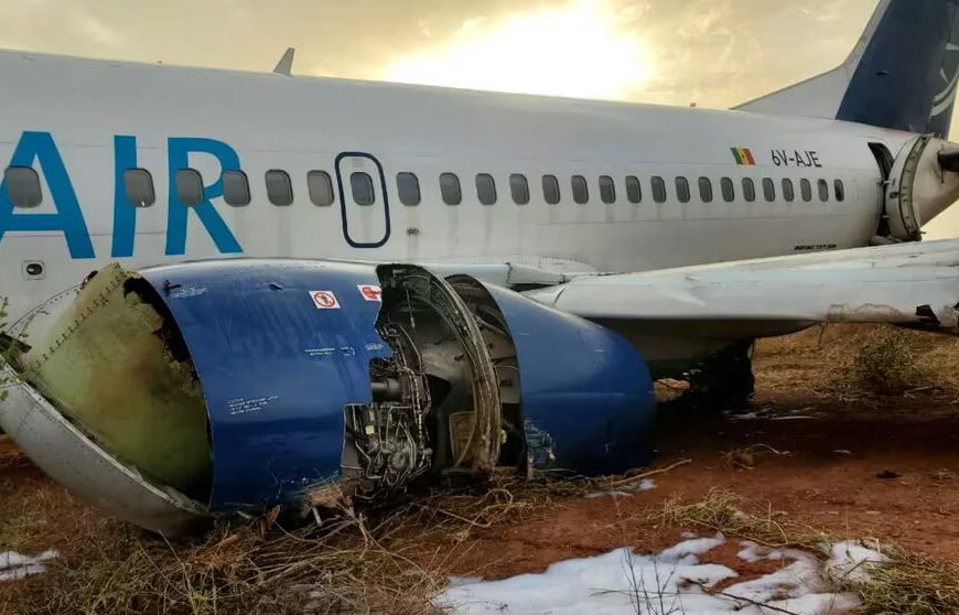 Un Boeing 737 con 85 personas a bordo se salió de pista en Senegal: hay 11 heridos
