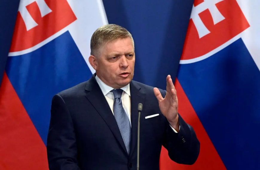 El primer ministro de Eslovaquia permanece “muy grave” tras el intento de asesinato