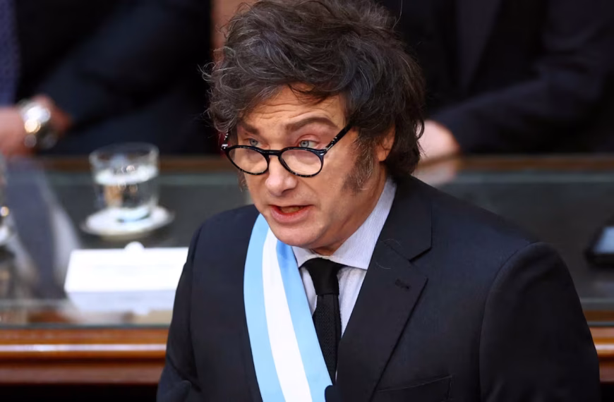 El Gobierno prepara medidas para acelerar en la Justicia el proceso de deportación de inmigrantes ilegales