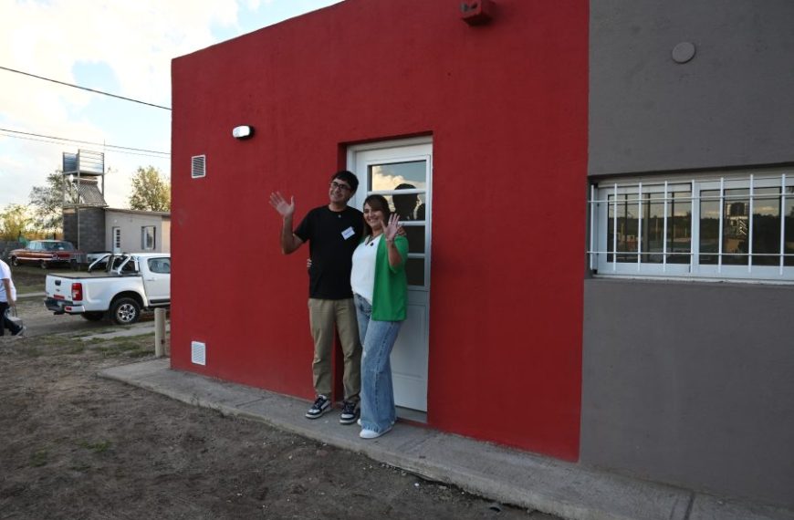 Sueño cumplido: familias de El Trapiche recibieron su vivienda