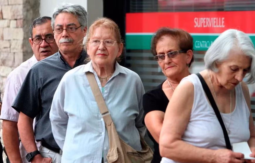 Jubilaciones: cuánto van a aumentar los haberes en julio tras el último dato de inflación