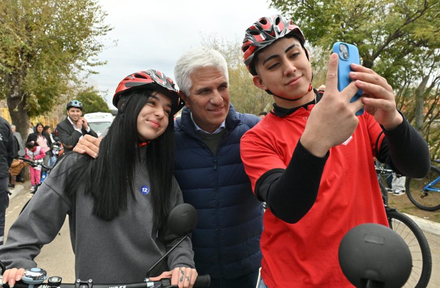 Villa Larca: alumnos de la escuela ‘Dora Ochoa de Masramón’ recibieron sus TuBi