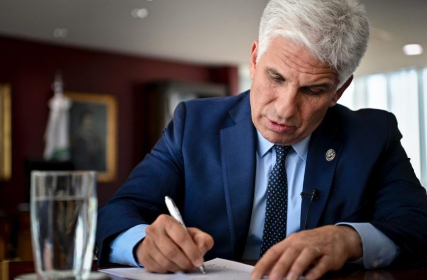 El Gobernador presentó un Proyecto de Ley contra la Mora Judicial