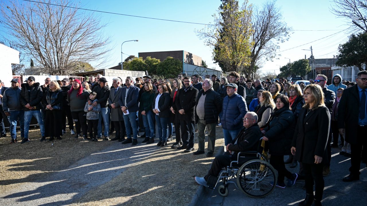 Más luz y seguridad para el Eva Perón: Poggi participó de la inauguración de una nueva obra