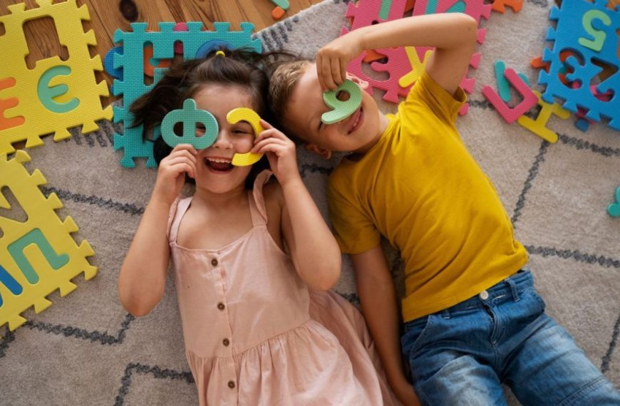 Adiós al «Día de las Infancias»: el gobierno de Javier Milei oficializó el regreso del «Día del Niño» y fijó la fecha para celebrarlo