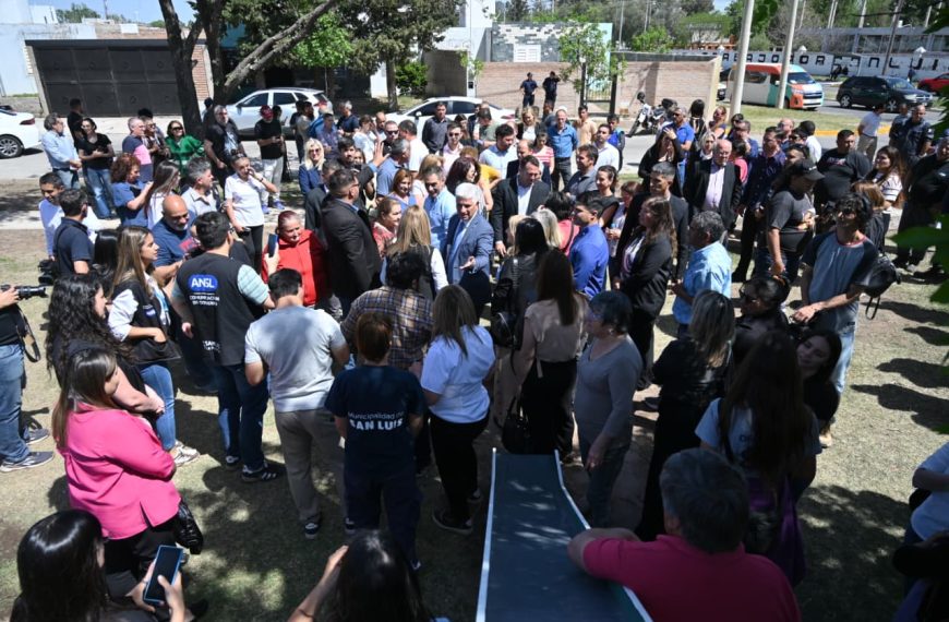 Poggi e Hissa inauguraron las obras de renovación de las plazas Pedro Payer y Virgen de Luján