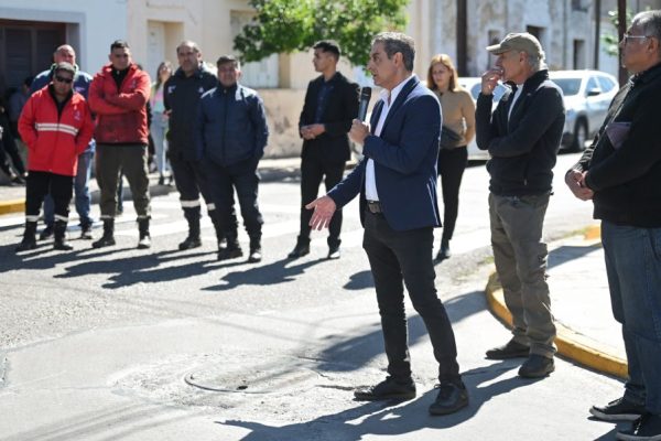 Realizaron la extensión y el reemplazo de la red cloacal en la avenida Lafinur