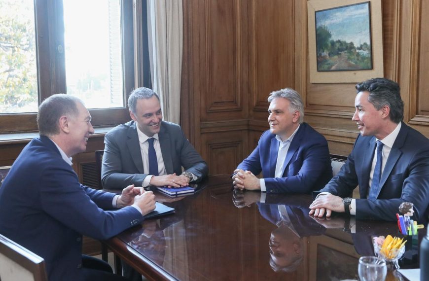 El Gobierno profundiza el diálogo con las provincias y se muestra abierto a discutir la coparticipación