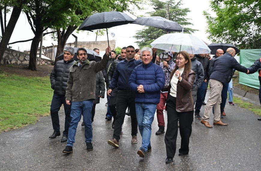 Iniciaron una obra que arreglará rutas provinciales y restituirá desagües en San Martín