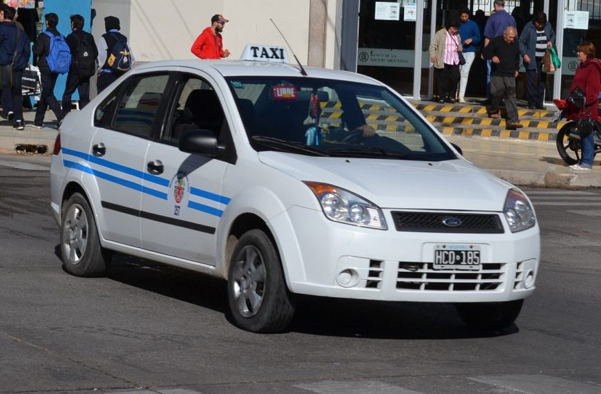 El Concejo Deliberante aprobó un aumento del 6,43% en la tarifa de taxis