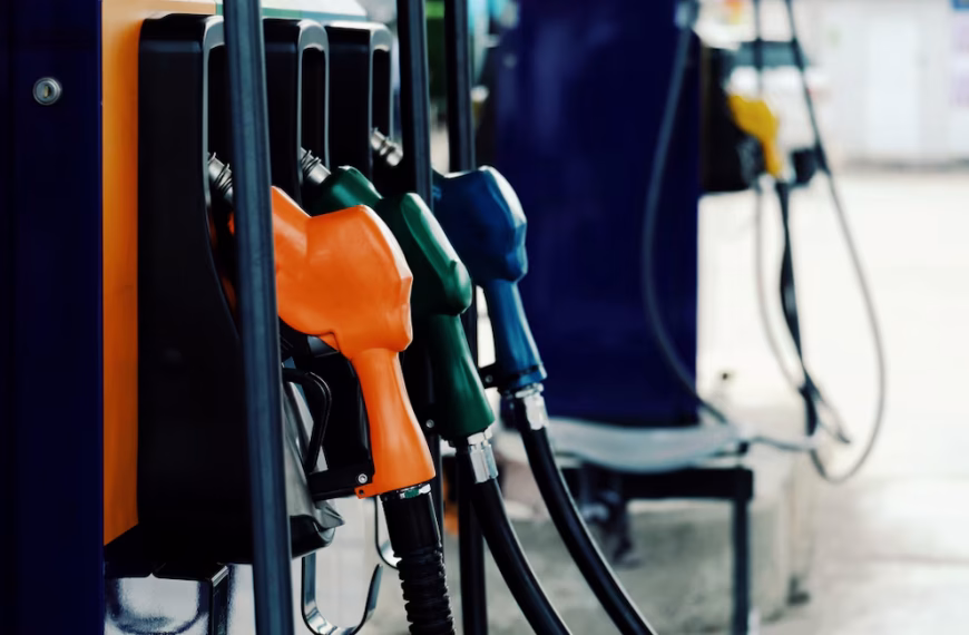 Nafta y gasoil: aumentaron el impuesto que se traslada a los precios en las estaciones de servicio