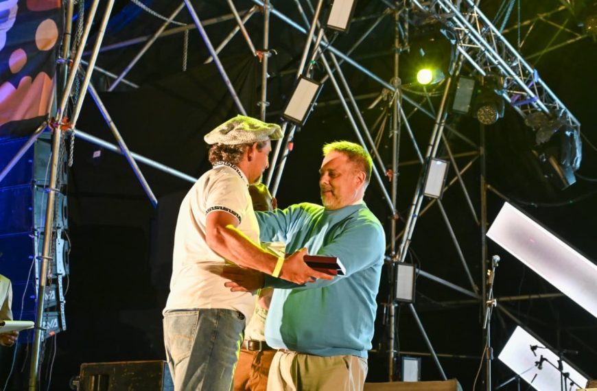 El vicegobernador Endeiza participó de una noche de ritmo y color en el Festival de los Vientos