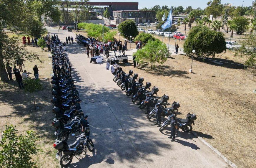 Poggi en Villa Mercedes: entrega de equipamiento para la Policía, una obra para tres dependencias nuevas y más efectivos