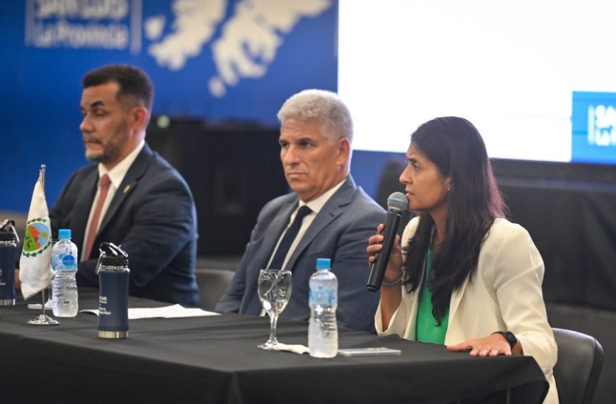 Poggi encabezó la apertura de una capacitación de la DEA a las fuerzas de seguridad de San Luis