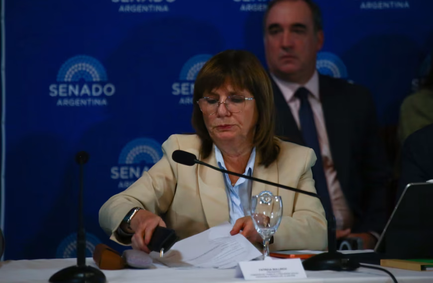 El oficialismo logró dictamen de la reforma laboral en el Senado y buscará aprobarla el próximo viernes