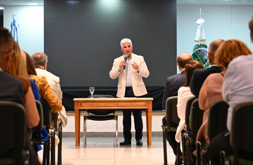 Poggi coordinó una reunión de gabinete en Casa de Gobierno