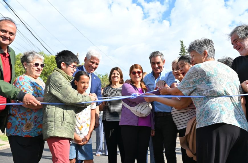 Con la compañia del gobernador, el intendente Gastón Hissa inauguró nuevas obras en el barrio Telepostal