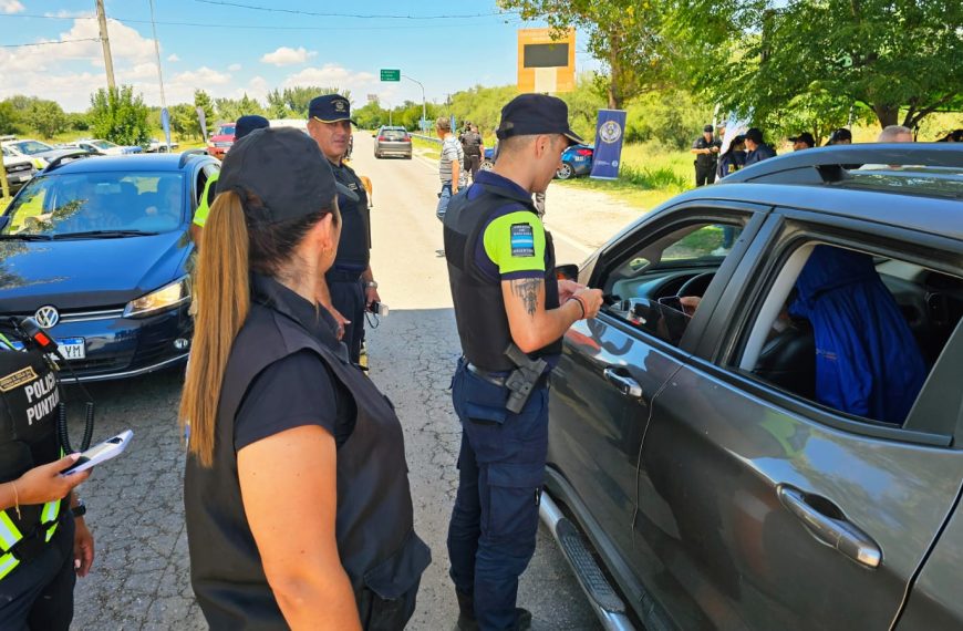 La Policía continúa reforzando los controles de alcoholemia en las rutas provinciales