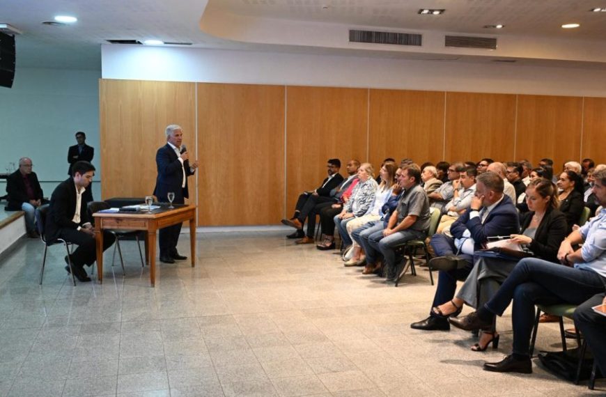 Poggi coordinó con su equipo de trabajo los alcances de la Gira Educativa 2026