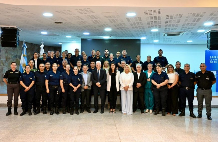 Poggi desayunó con estudiantes de la primera cohorte de la licenciatura en Seguridad Pública