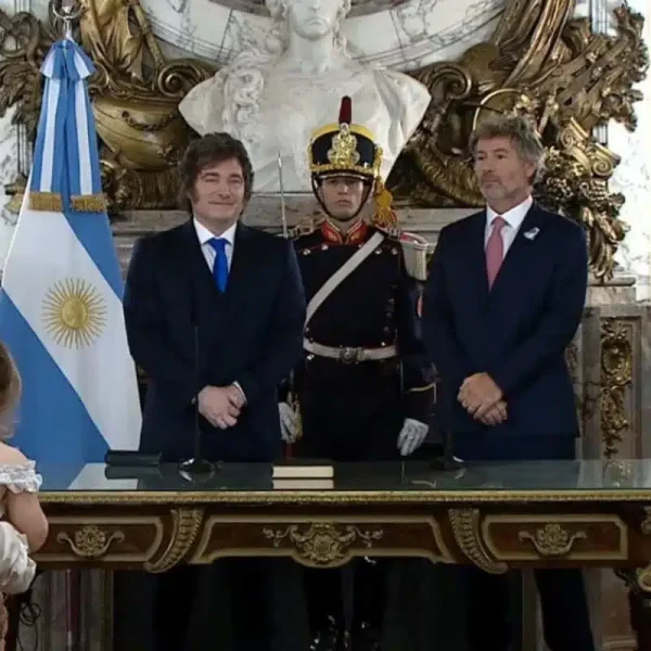 Javier Milei le tomó juramento a Juan Bautista Mahiques en Casa Rosada con limitada presencia judicial