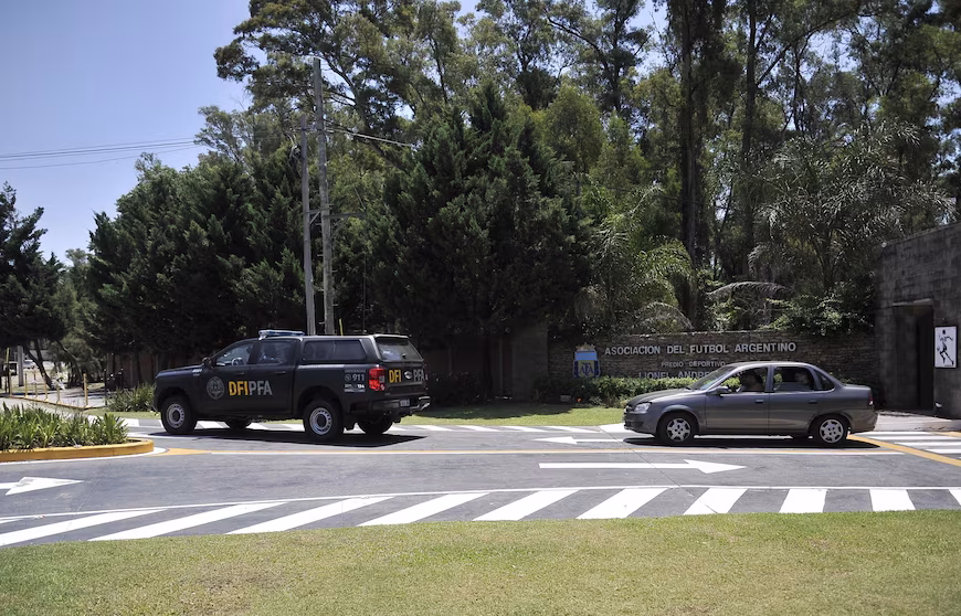 Allanaron las sedes de la AFA de Viamonte y de Ezeiza