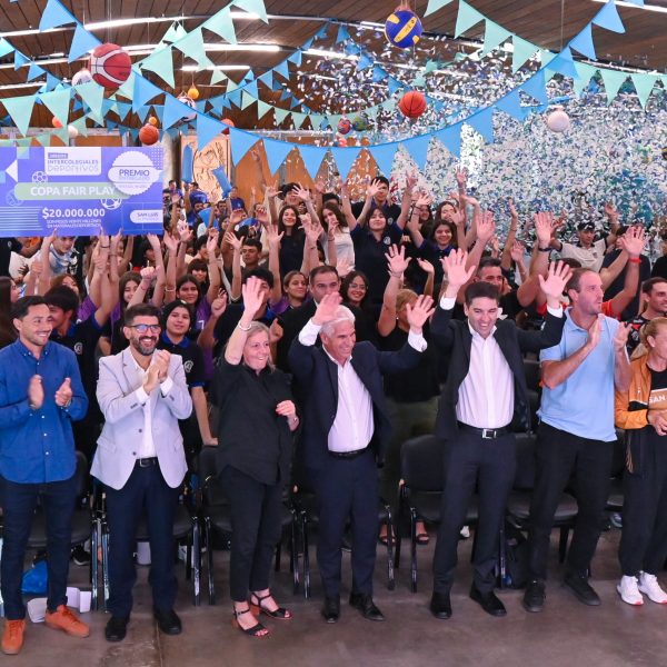 El Gobierno presentó los Intercolegiales Deportivos 2026 y premió a las escuelas destacadas de 2025