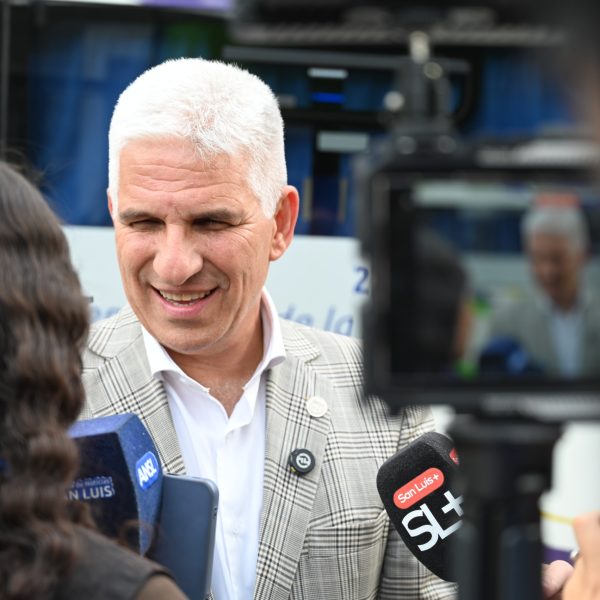 El Gobernador visitó más 25 escuelas y lanzó alrededor de 30 acciones destinadas a la educación