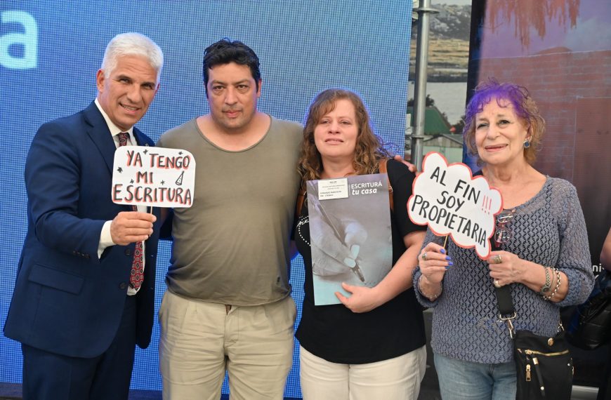 Más familias sanluiseñas obtuvieron la escritura de sus hogares