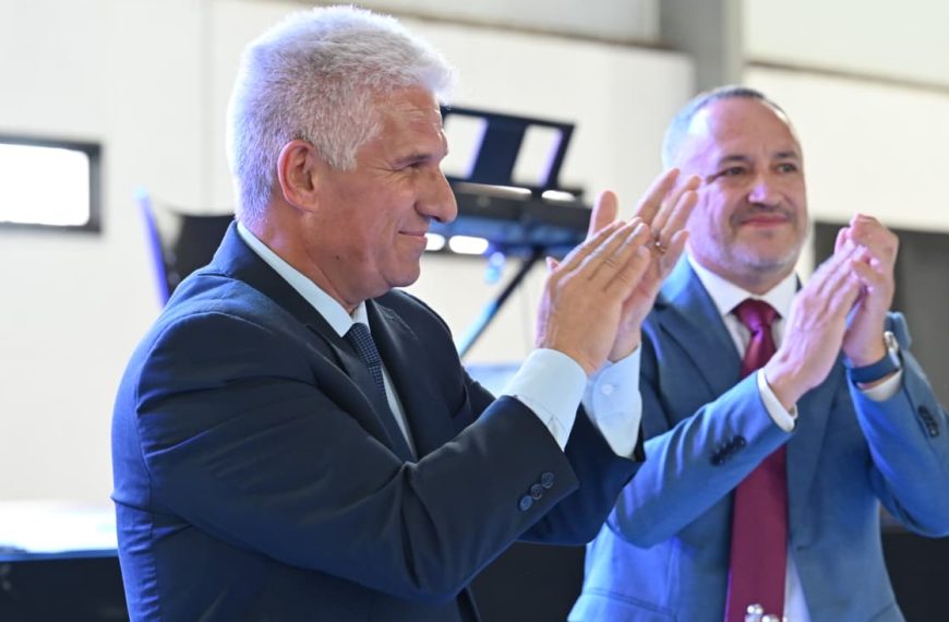 Claudio Poggi: “Tenemos que unir esfuerzos en beneficio de la sociedad”