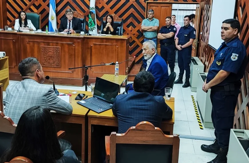 Denunciaran penalmente al ex gobernador Alberto Rodriguez Saá por la compra del colectivo para SLFC