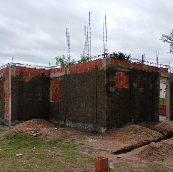 Las obras de viviendas progresan en Los Molles y La Punilla