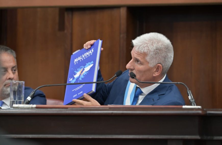 Poggi anunció que ‘Malvinas, El Legado’ será presentado en la Feria Internacional del Libro