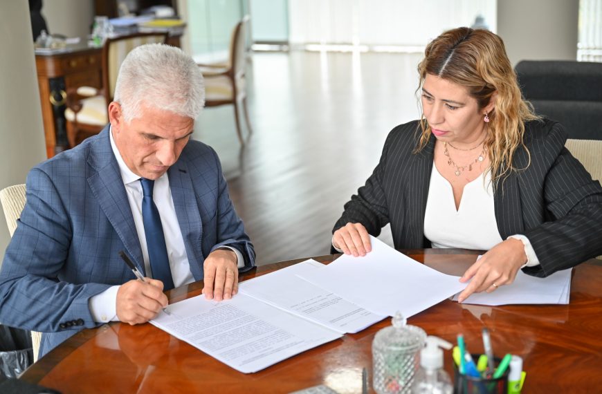 El Gobierno busca institucionalizar el apoyo a la comprensión lectora