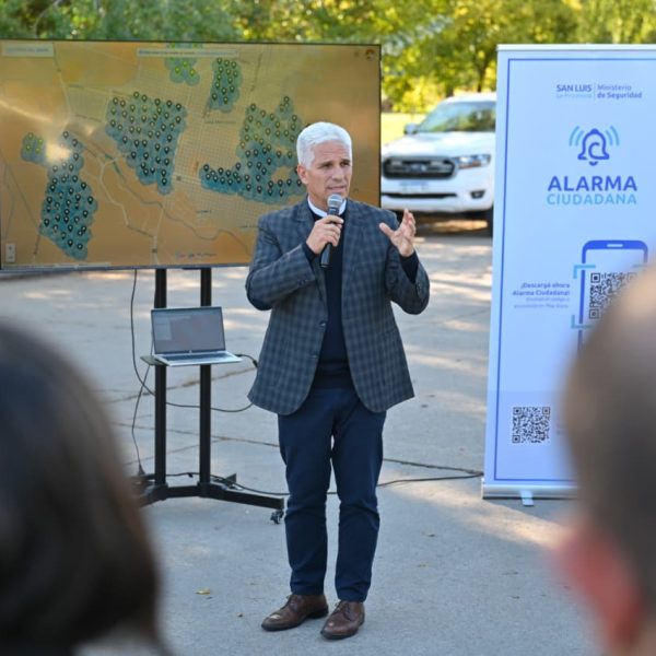 “Es sumar tecnología y a los vecinos a la política de seguridad”