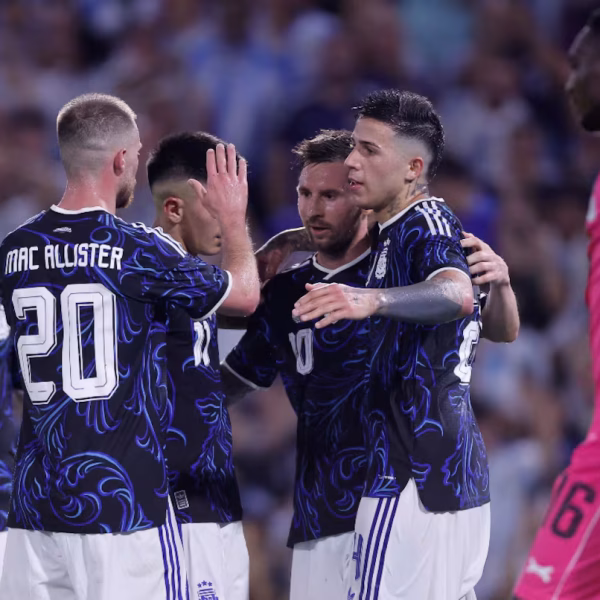 En la despedida de Argentina, la Selección goleó a Zambia en La Bombonera