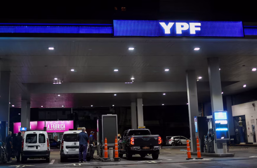 YPF aumentó el precio de los combustibles y lo mantendrá estable por 45 días