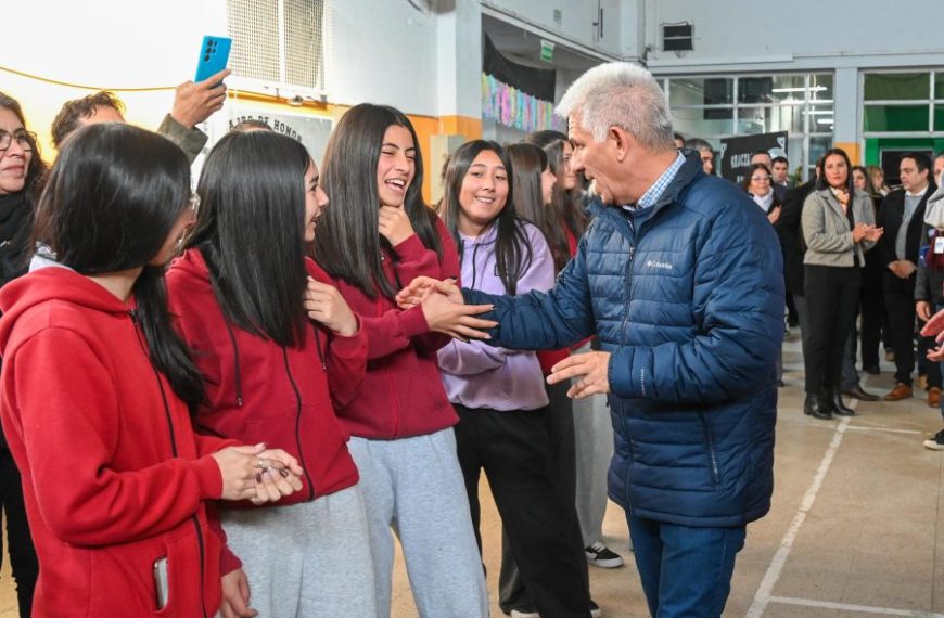 Poggi visitó la Escuela Técnica N°28 de La Toma, que entra en un importante proceso de refacción