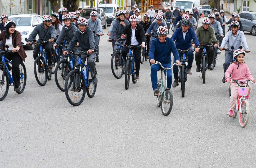 En Naschel, 39 estudiantes recibieron sus bicicletas del Plan TuBi