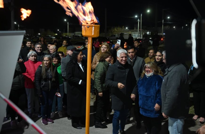 El Gobierno inauguró el último tramo de la obra de gas natural que llega a más de 2.000 familias