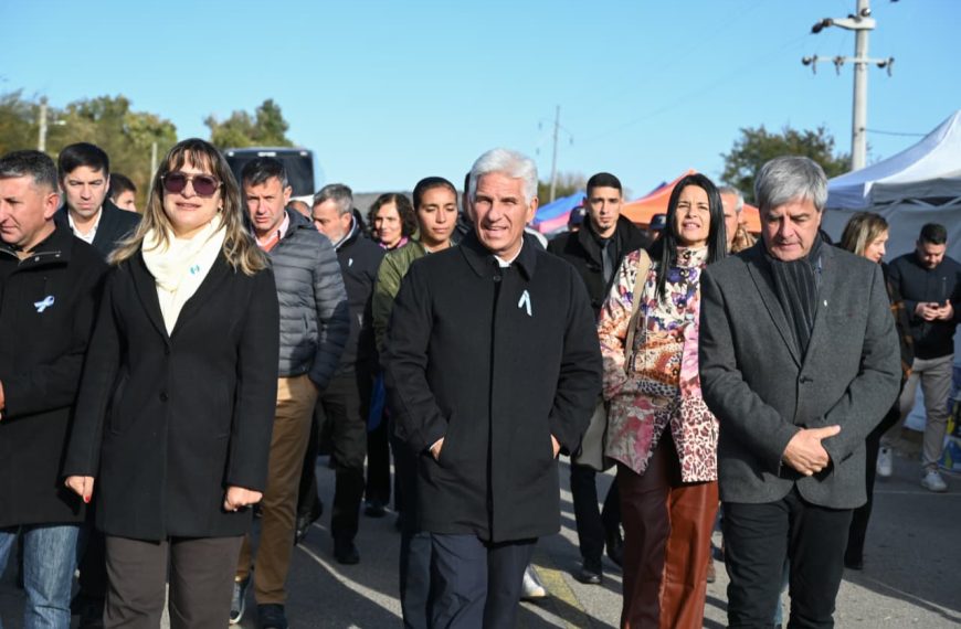 El gobernador Poggi acompañó la celebración de Santa Rita de Casia en La Lomita