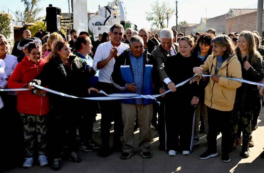 El Gobernador acompañó al intendente Hissa en la inauguración de calles repavimentadas