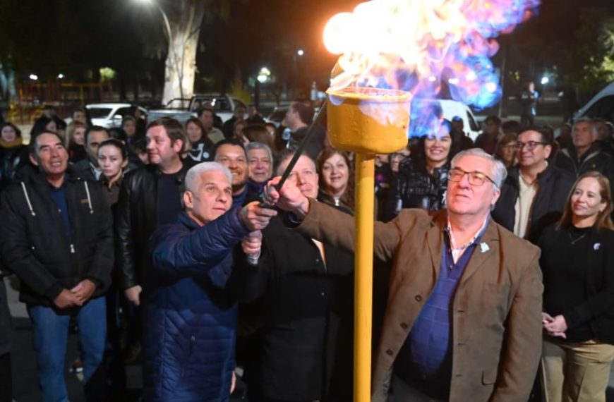 Poggi inauguró la red de gas natural y la planta reguladora de presión
