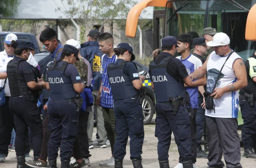 El Gobierno dispuso que los deudores de cuotas alimentarias no puedan ingresar a partidos de fútbol