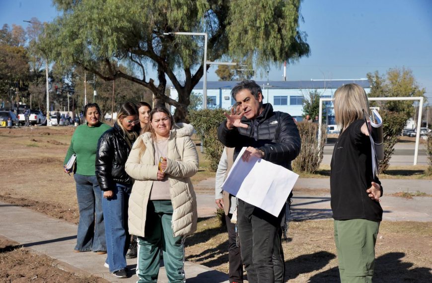 El barrio AMEP estrena plaza y la ciudad suma un nuevo tráiler de Zoonosis