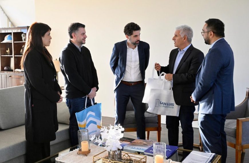 El Gobernador recibió a funcionarios de la secretaría de Turismo y Ambiente de Nación