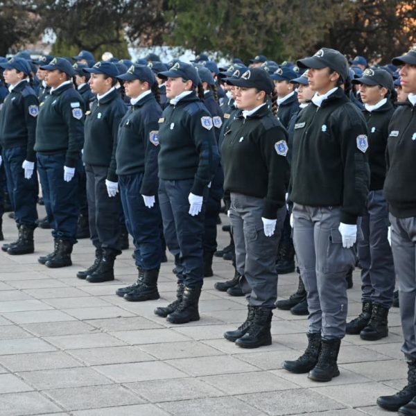 Con emoción y vocación de servicio, los aspirantes del ISSP juraron lealtad a la Bandera