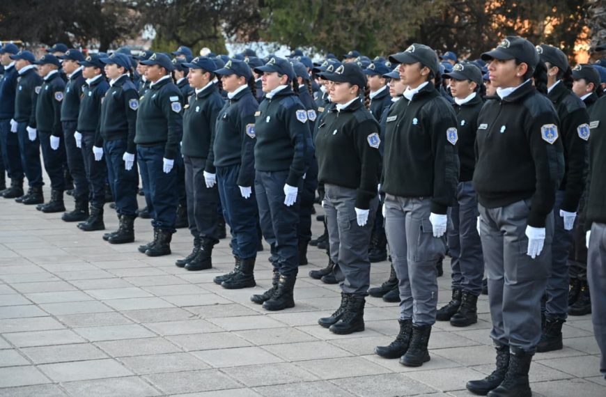 Con emoción y vocación de servicio, los aspirantes del ISSP juraron lealtad a la Bandera