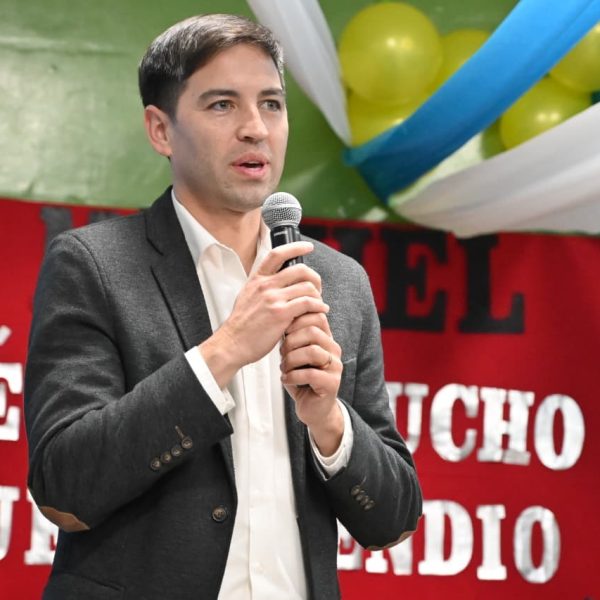 “Gracias al trabajo sostenido en las escuelas, 13.000 chicos dejaron de estar en la zona crítica”